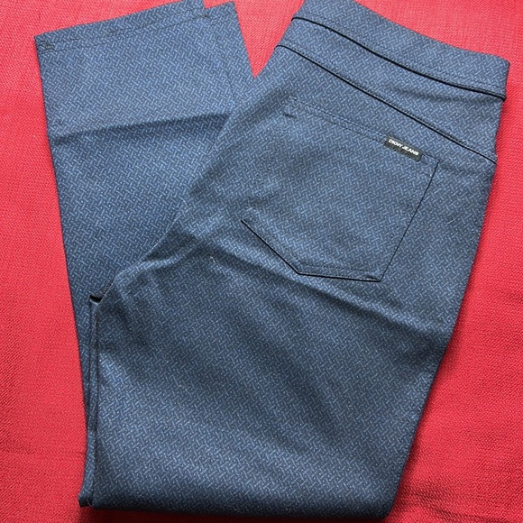 DKNY women's size medium pull on Comfort Stretch blue pants 25” inseam - Picture 2 of 6